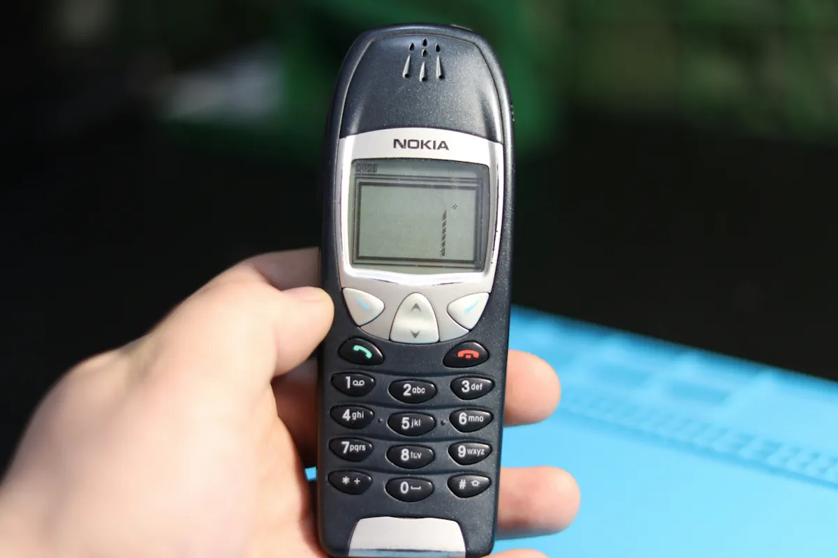 billiga mobiltelefoner i utsatta länder